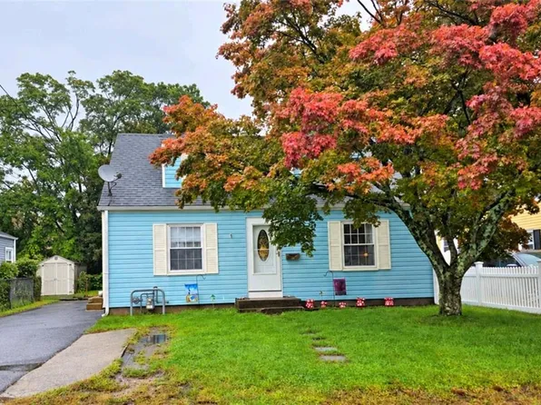 12 Deacon Ave, Warwick, RI 02886