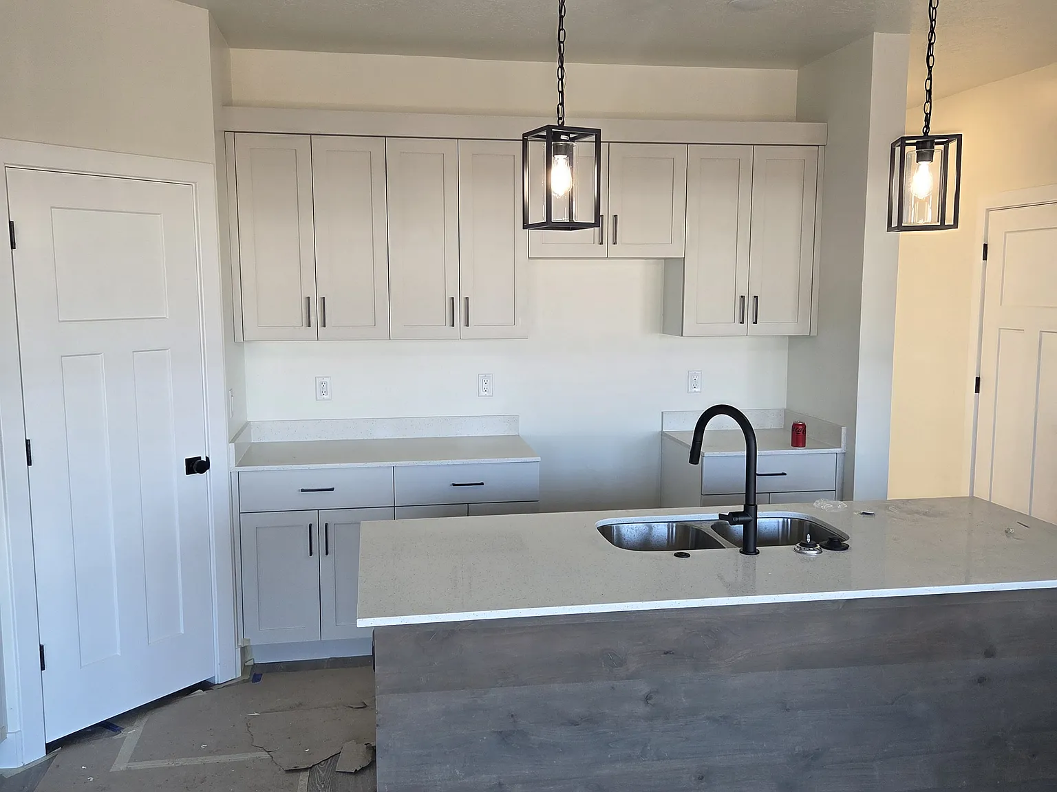 3 bed, 2.5 bath, 1501 sqft, $1,700 — Photo 4