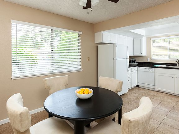4th image of 1133 W Sacramento Ave APT 22