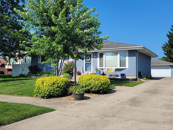 3rd image of 40 Heather Ct