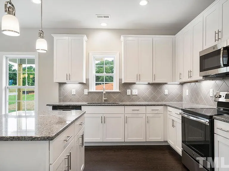 1111 Clearwood Ln — Photo 4