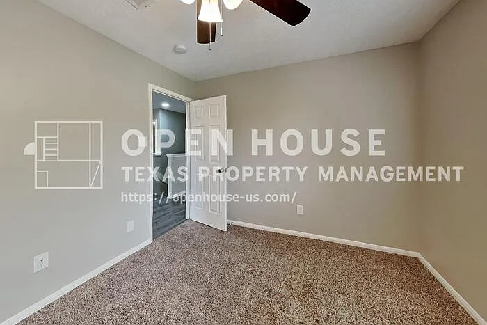 21884 Whispering Forest Dr — Photo 11