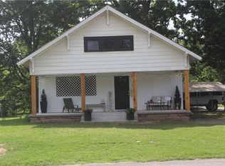 1113 N College Ave, Clarksville, AR 72830