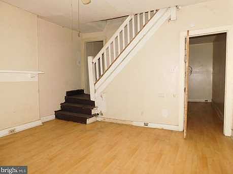 2nd image of 1317 Vandever Ave