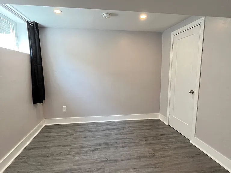95 Leaside Dr — Photo 5