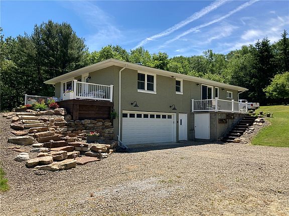 3rd image of 12483 Sawmill Run Rd