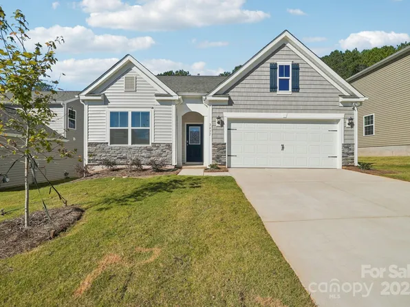 3677 Charles St NW, Conover, NC 28613