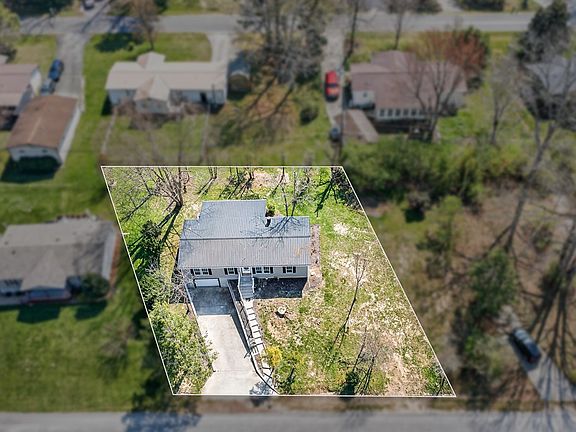 4th image of 260 Rugby Rd