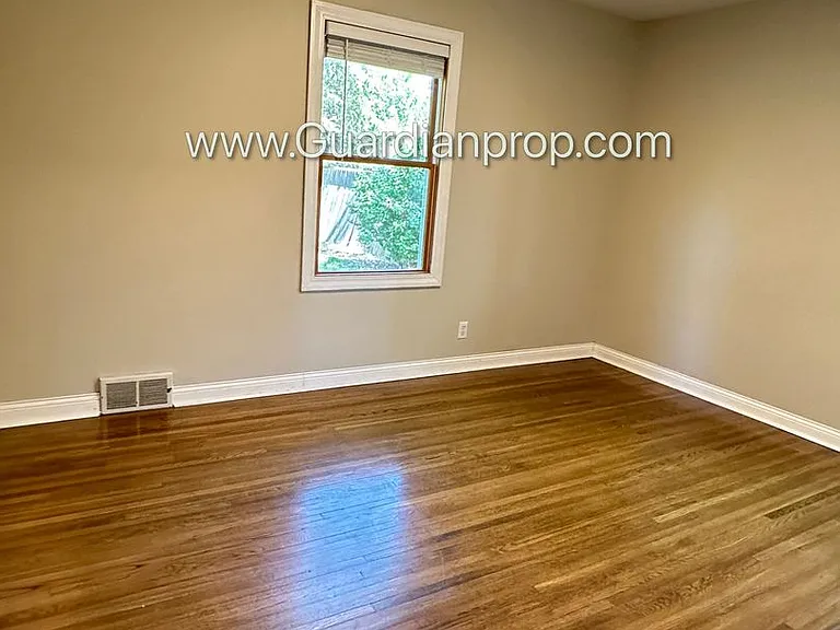 1020 Orkla Dr — Photo 13
