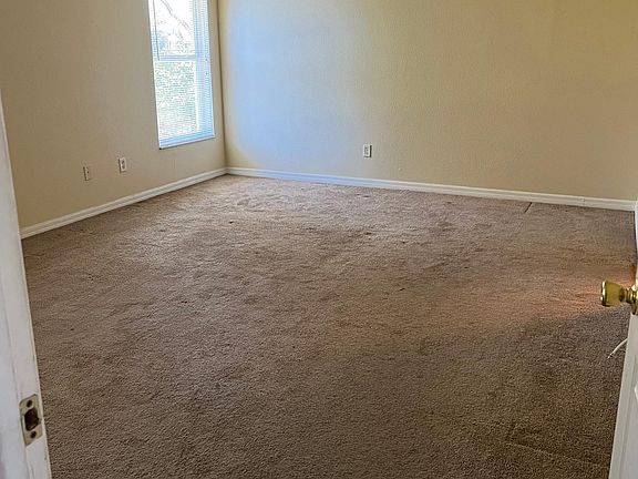 3rd image of 1896 E Normandy Blvd
