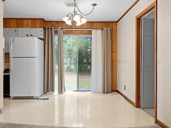 5th image of 301 Harper Valley Dr
