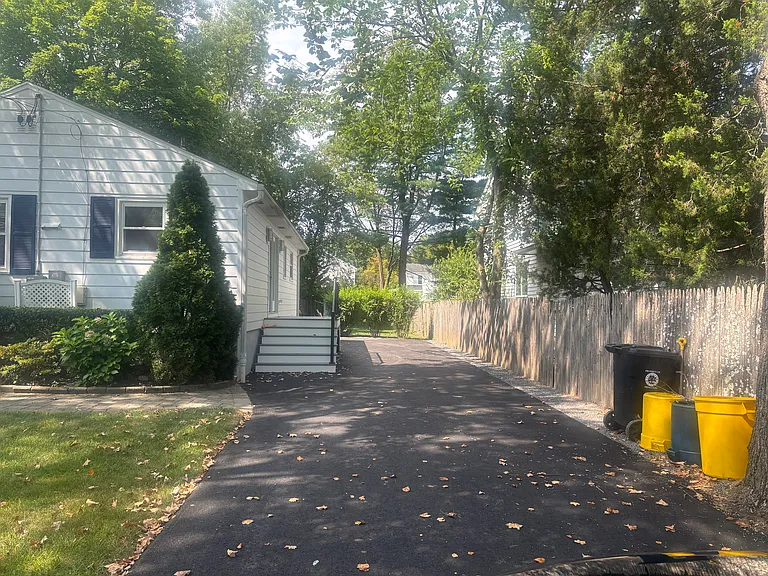 14 Carnahan Pl — Photo 3