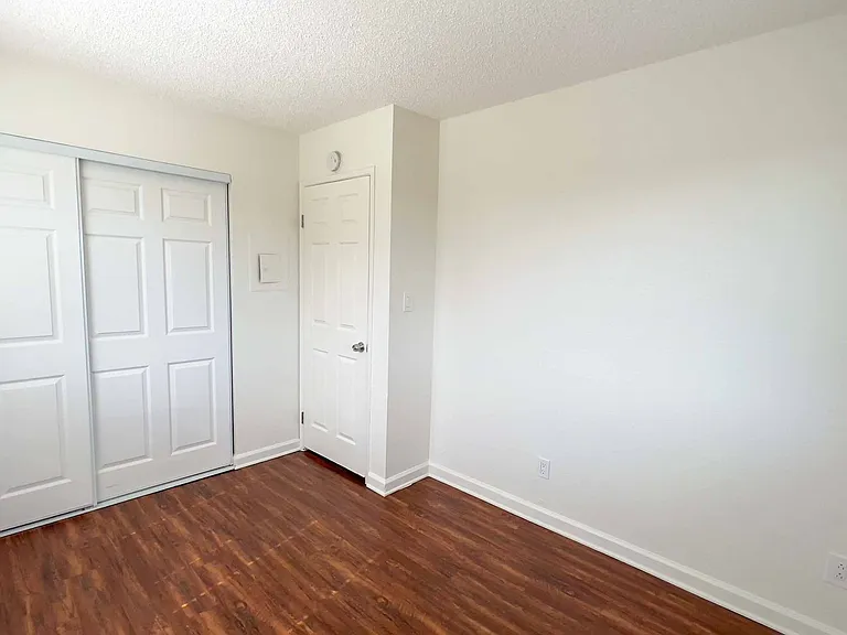 Villa Hermosa Apartments — Photo 18