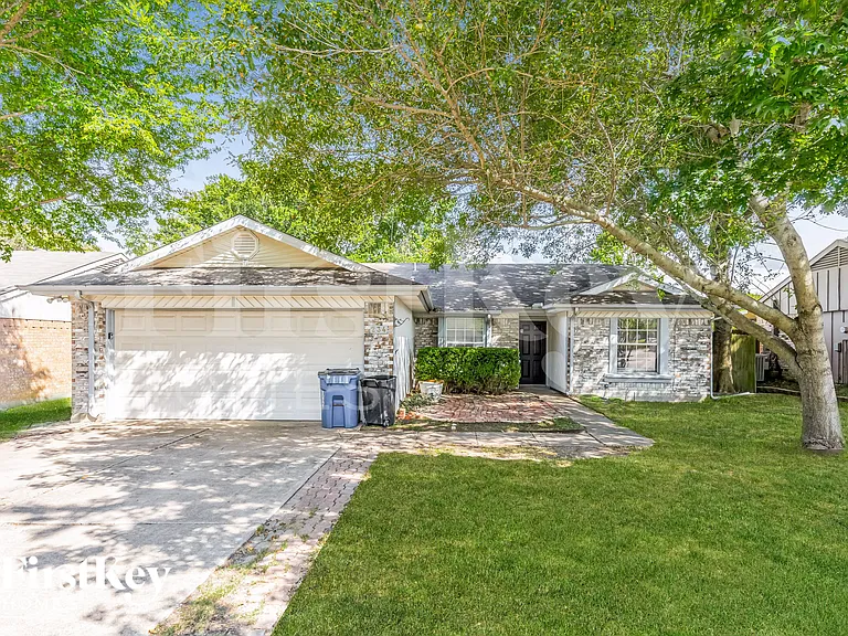234 Rockwall Pkwy — Photo 1