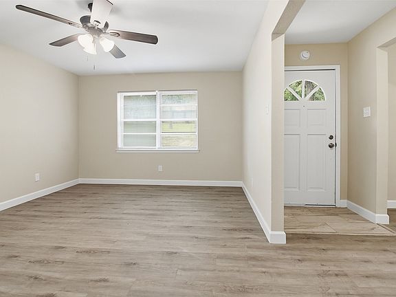 3rd image of 2703 Oak Cliff Ln