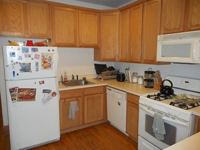 2nd image of 4321 N Lincoln Ave #2