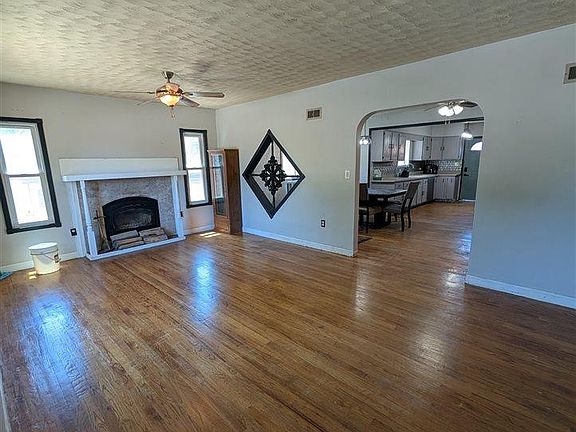 5th image of 302 Jirdon Ave