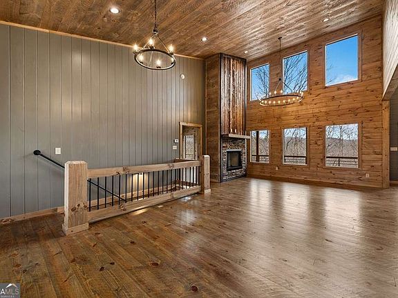 4th image of 416 Windy Valley Trl