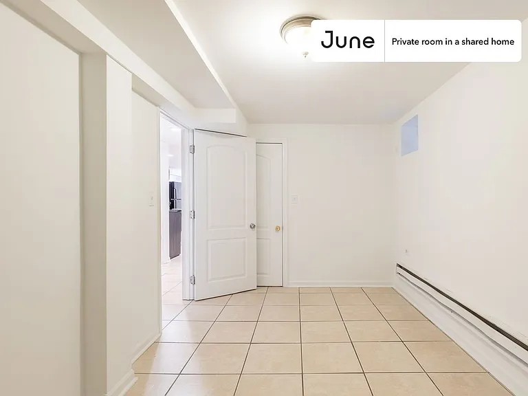 1841 N Mozart St #C — Photo 3