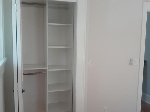 4th image of 105 14th Ave NE Floor 1