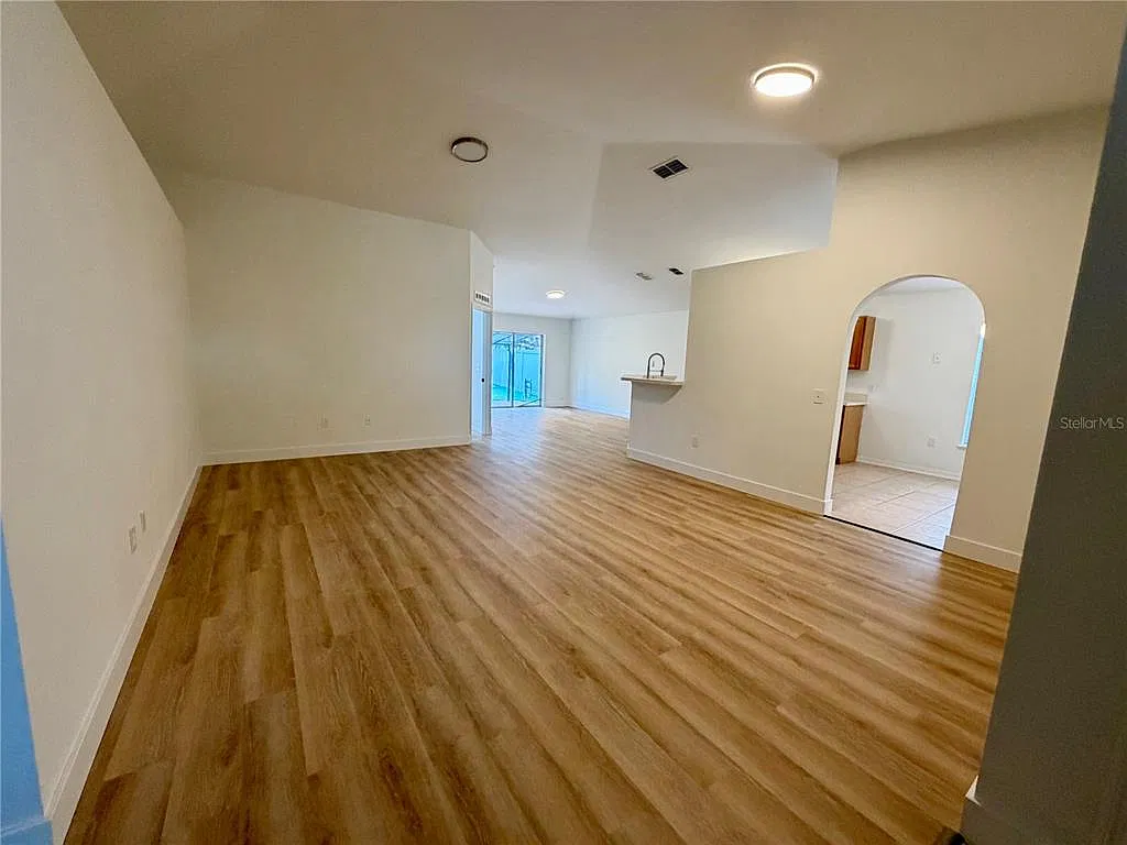 3 bed, 2.0 bath, 1632 sqft, $2,250 — Photo 3