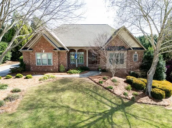 558 Sterling Water Dr, Monroe, GA 30655