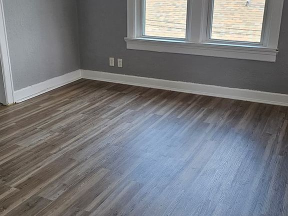 3rd image of 29 W 18th St #2