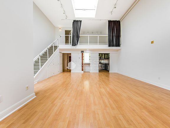 3rd image of 388 Townsend St APT 20