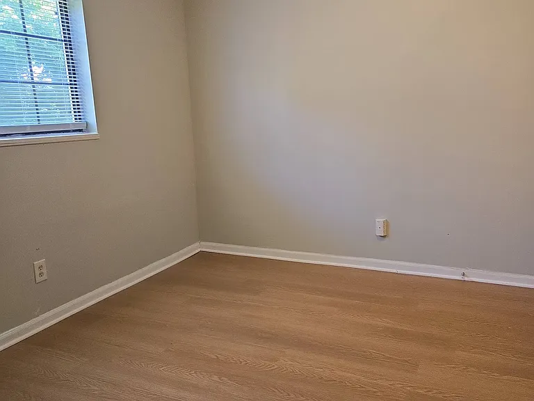 235 Meadow Glen Dr — Photo 19
