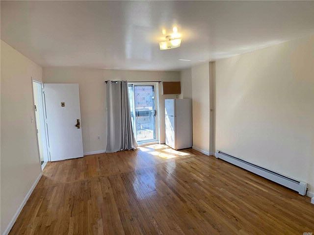 2nd image of 3466 Leavitt St APT 4