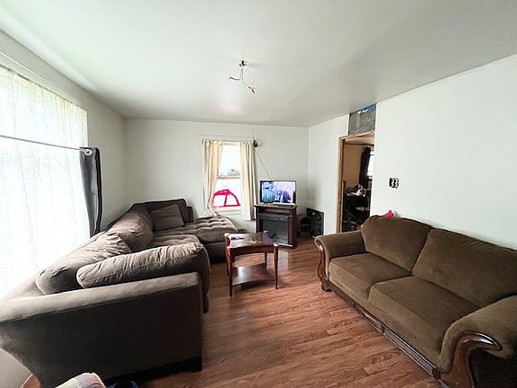 5th image of 116 Chestnut St