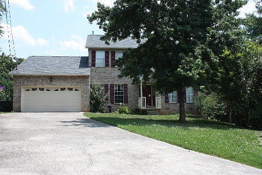 1st image of 402 Mosby Cir
