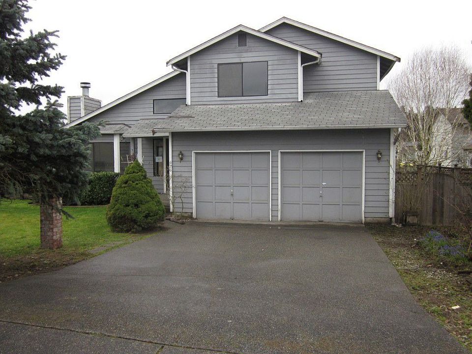 2nd image of 626 Glacier Ave S