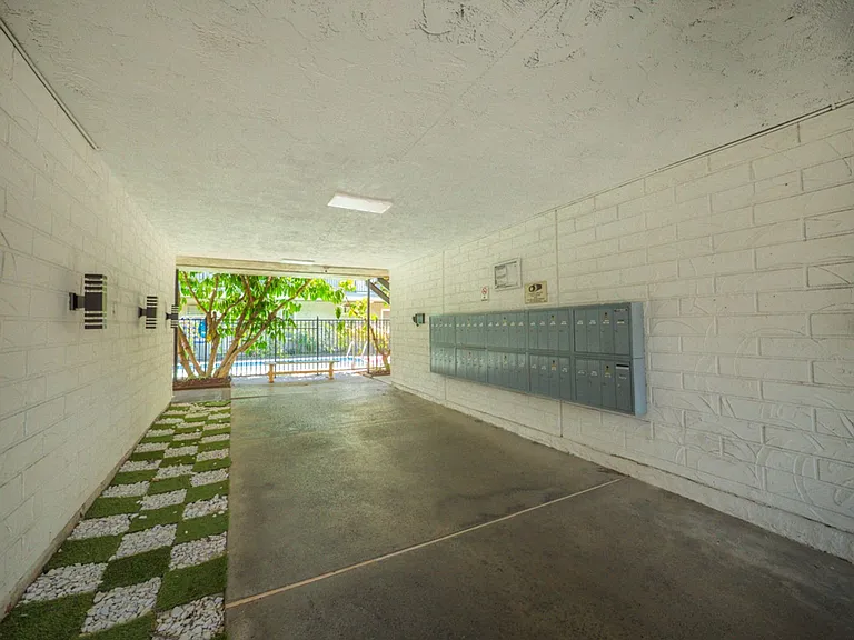 14220 Burbank Blvd — Photo 30