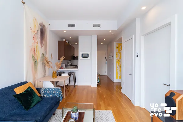 Sold by Yoreevo, LLC | media 3