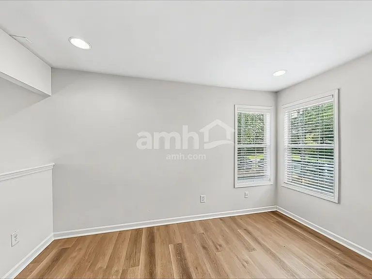 10510 Glory Meadow Ct — Photo 14