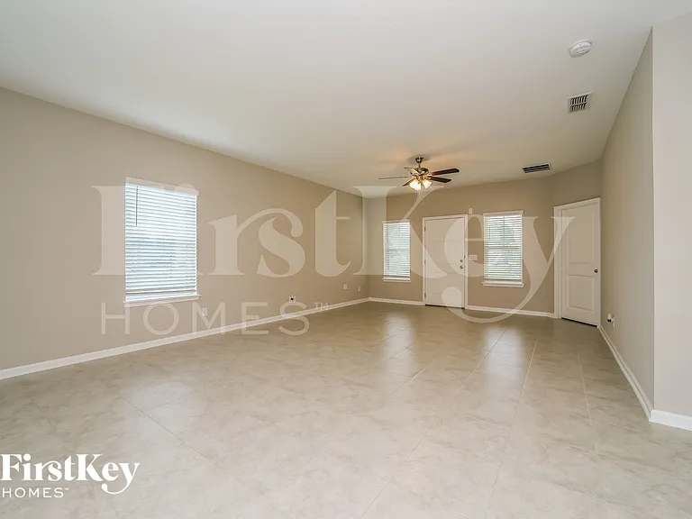 75384 Fox Cross Ave — Photo 2