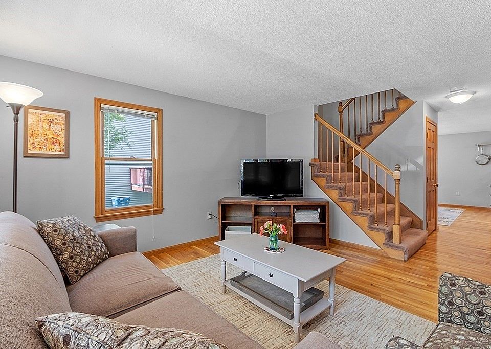 55 Merrimack Meadows Ln Tewksbury MA Zillow