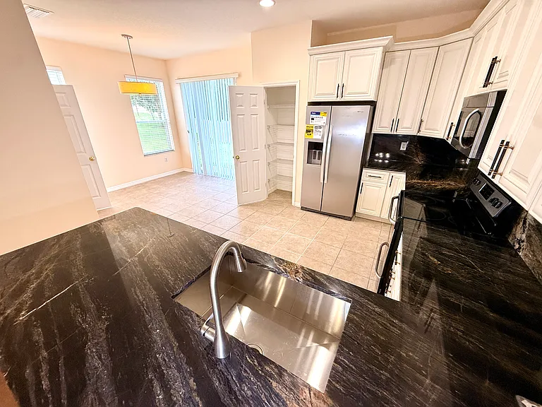 11652 Declaration Dr — Photo 18