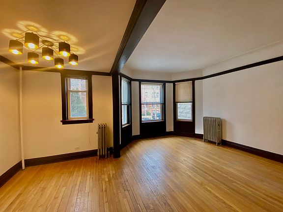 3rd image of 5341 N Kenmore Ave #1N