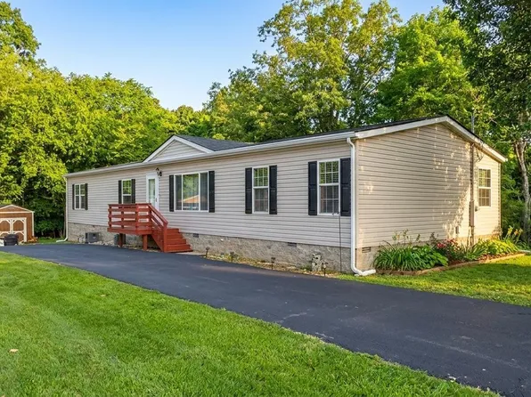 180 Green Acres Ln, Benton, KY 42025