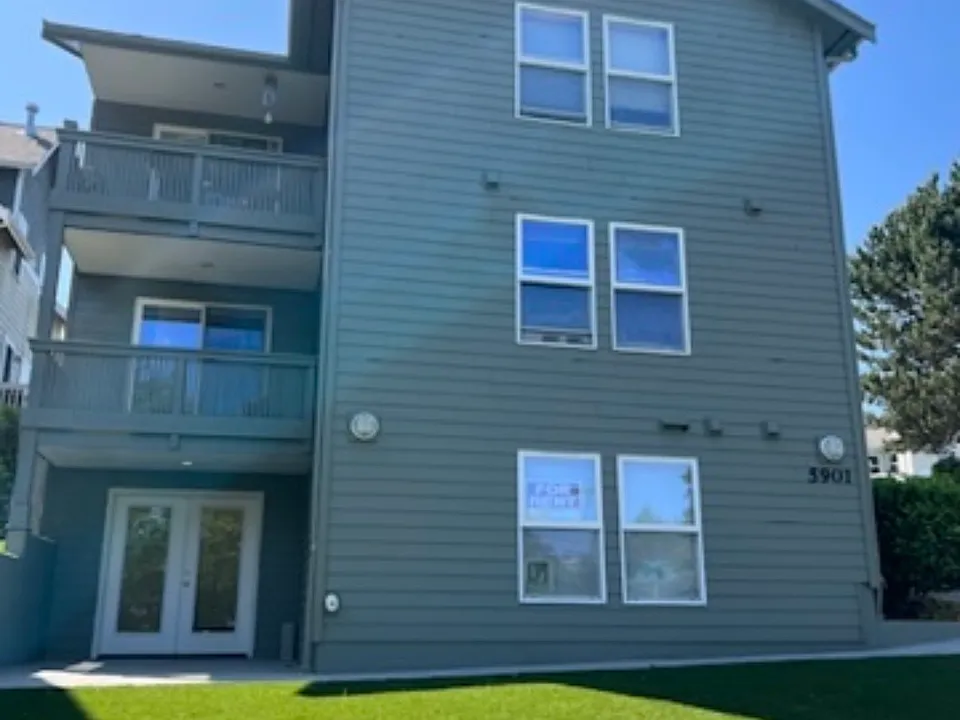 5901 40th Ave SW #3