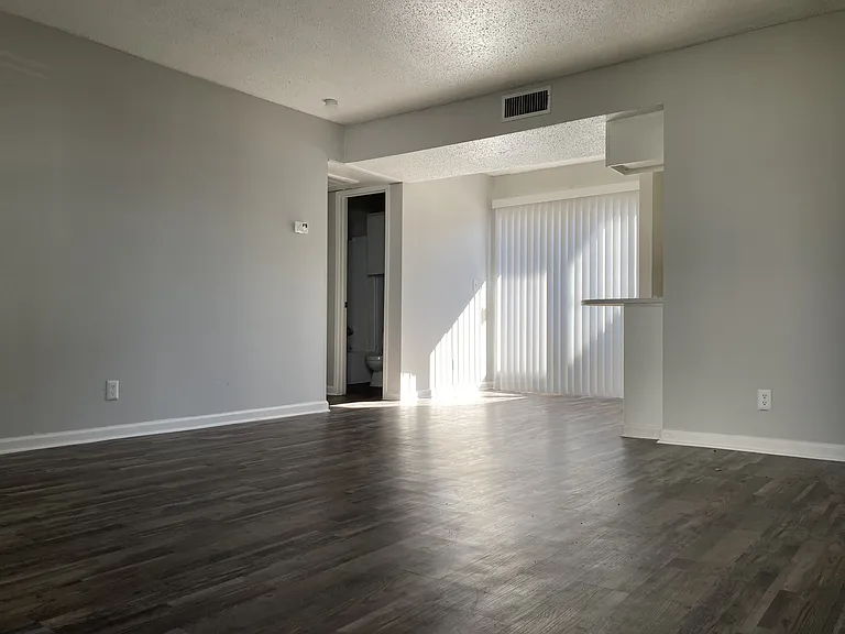 Summerwind Apartments — Photo 19