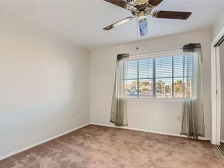 8729 Pennystone Ave — Photo 19