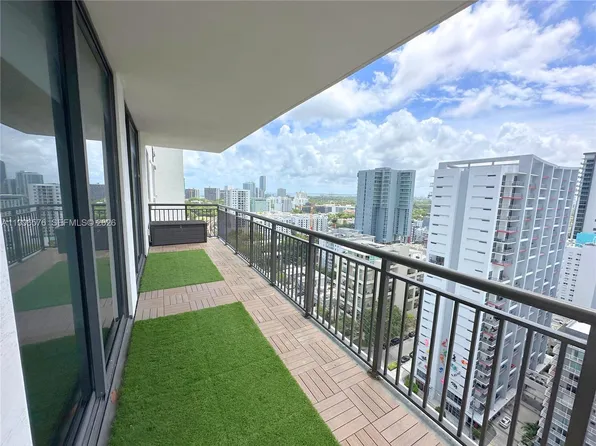 999 SW 1st Ave APT 2109, Miami, FL 33130