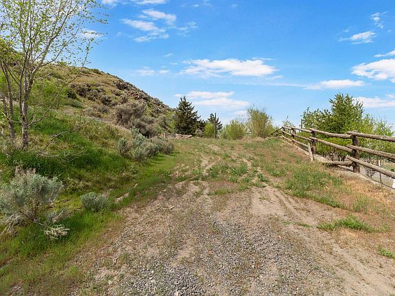 4th image of 4785A River Rd
