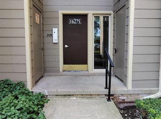 16275 W Nine Mile Rd APT 201, Southfield, MI 48075