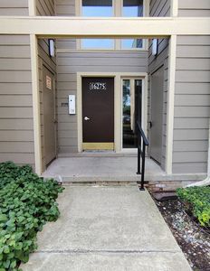 16275 W Nine Mile Rd APT 201, Southfield, MI, 48075