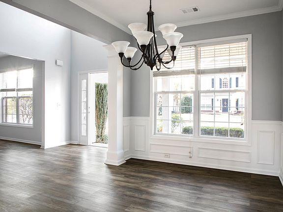 Foyer and dinning room