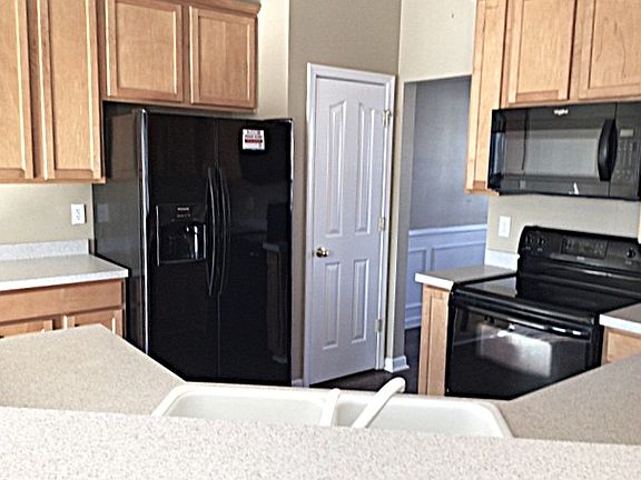 4th image of 5 Hessell Ct